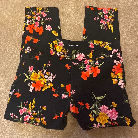Old Navy Pants - Old Navy Pixie Floral Pants
